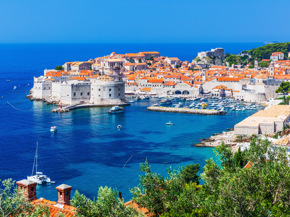 Moving Croatia je program koji mladima iz dijaspore približava Hrvatsku i njihove korijene. Foto: Canva