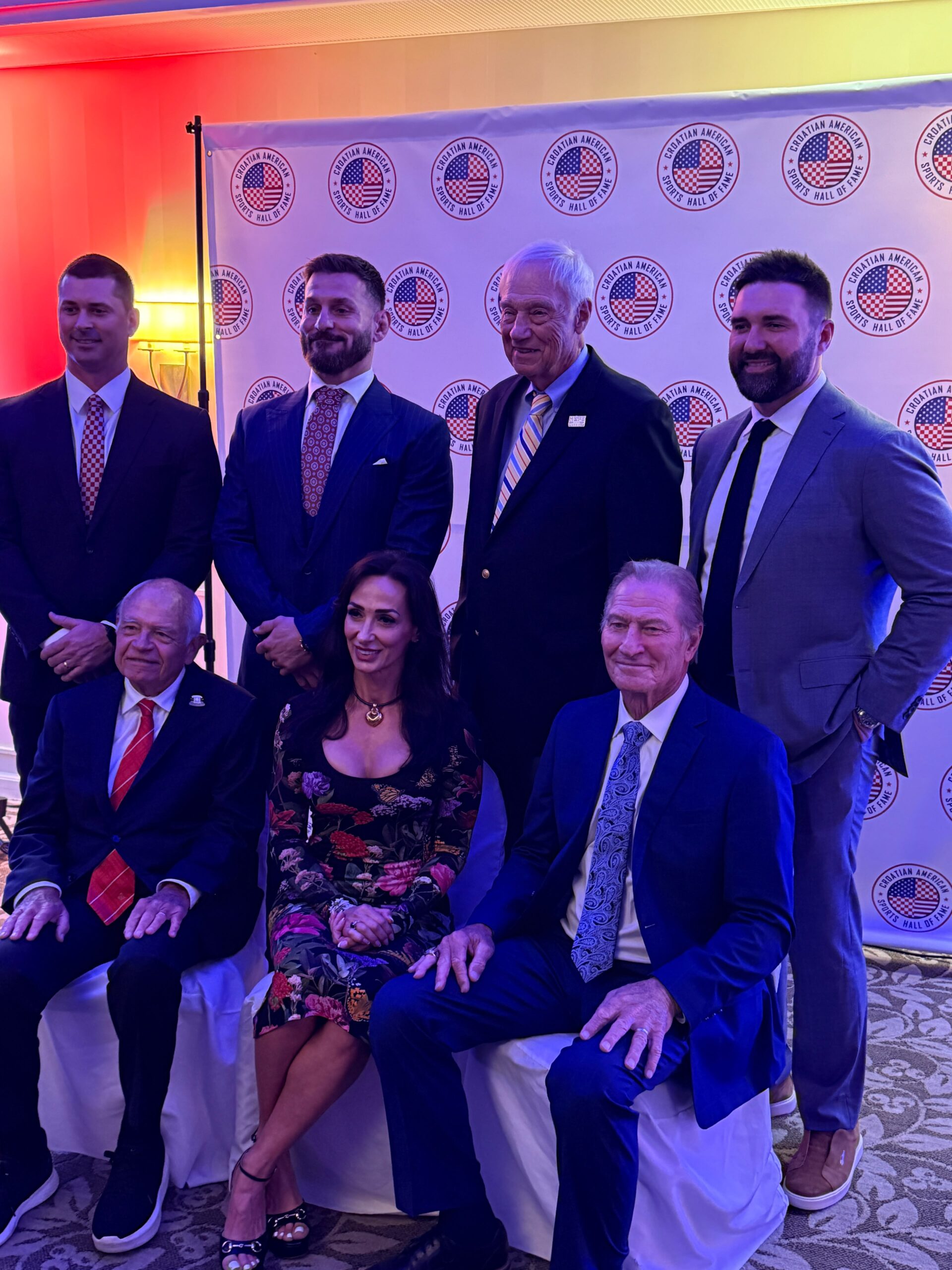 Stipe Miočić i još sedam sportskih velikana primljeni u Hrvatsko-američku sportsku kuću slavnih